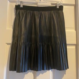 Faux leather pleated skirt, size L